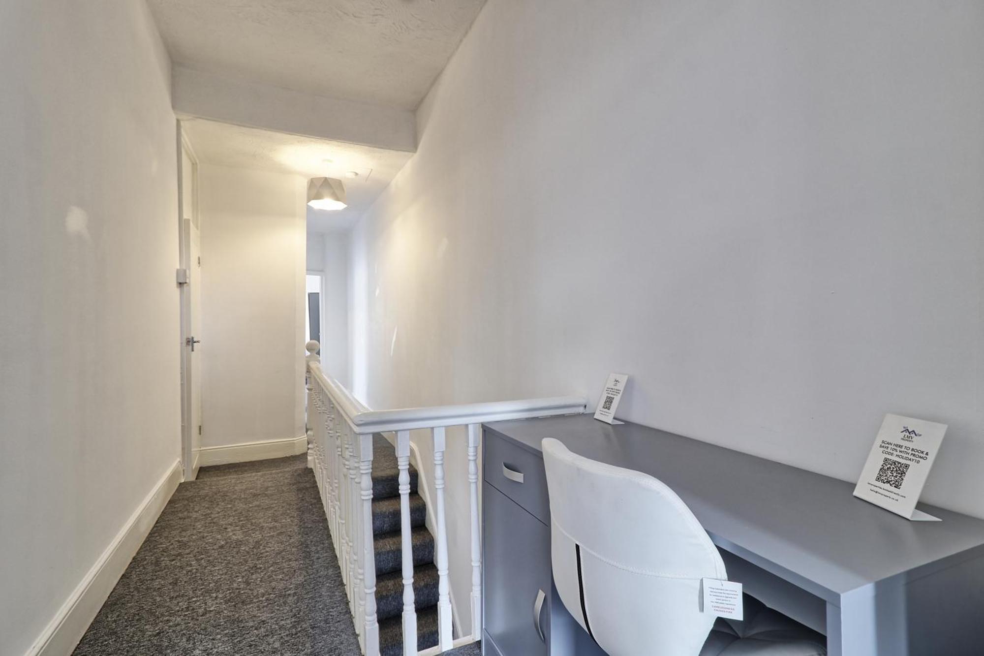 Beautiful Spacious Four Bedroom House With Parking For 2 Cars, 5 Minute Walk To Southend Station المظهر الخارجي الصورة