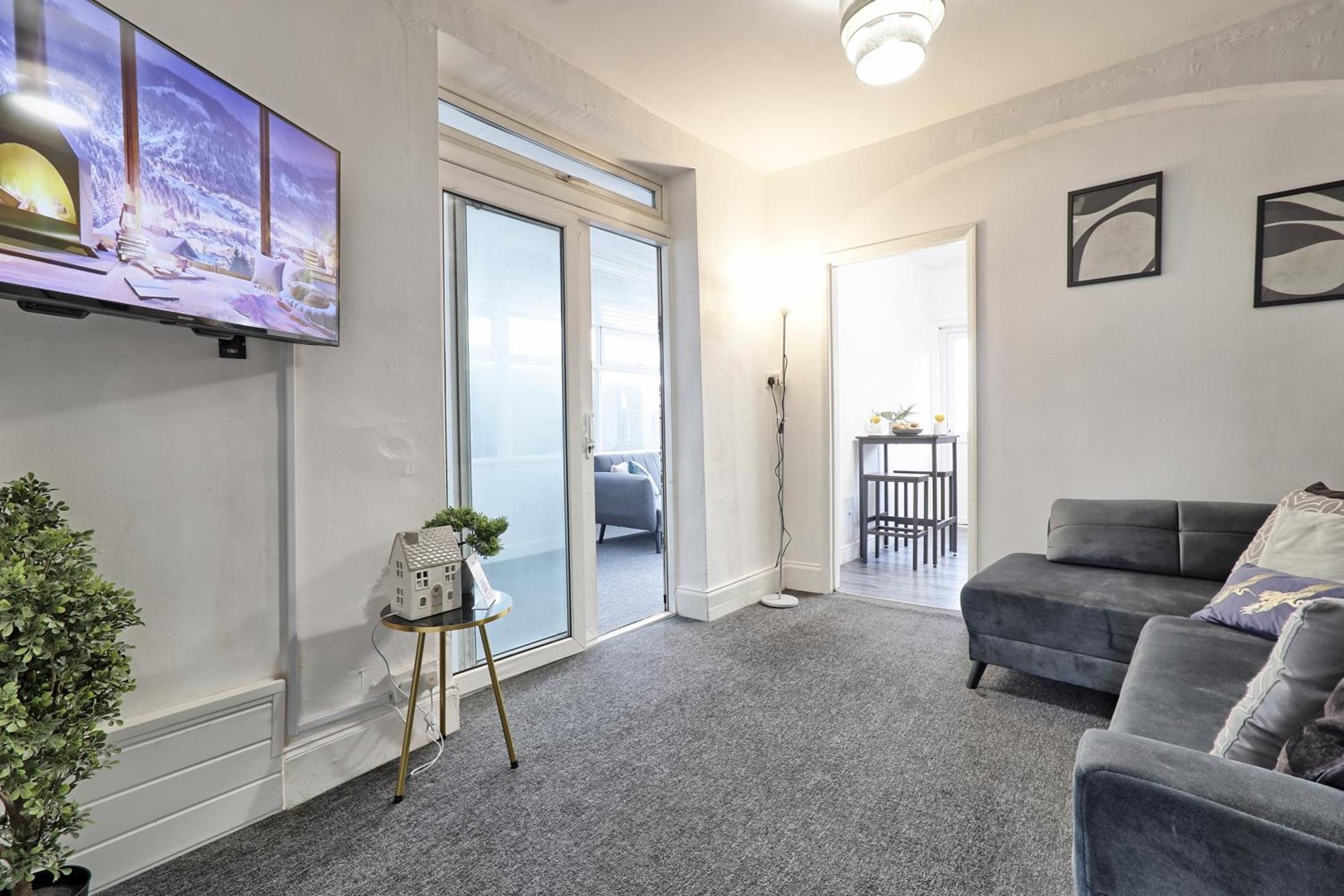 Beautiful Spacious Four Bedroom House With Parking For 2 Cars, 5 Minute Walk To Southend Station المظهر الخارجي الصورة