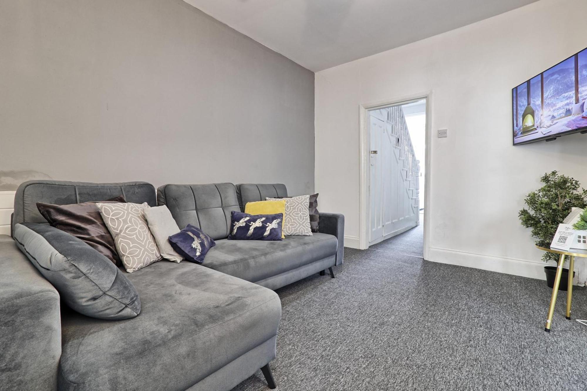 Beautiful Spacious Four Bedroom House With Parking For 2 Cars, 5 Minute Walk To Southend Station المظهر الخارجي الصورة